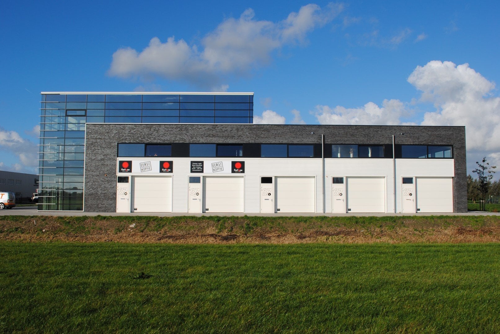 Bedrijfsverzamelgebouw, foto 4