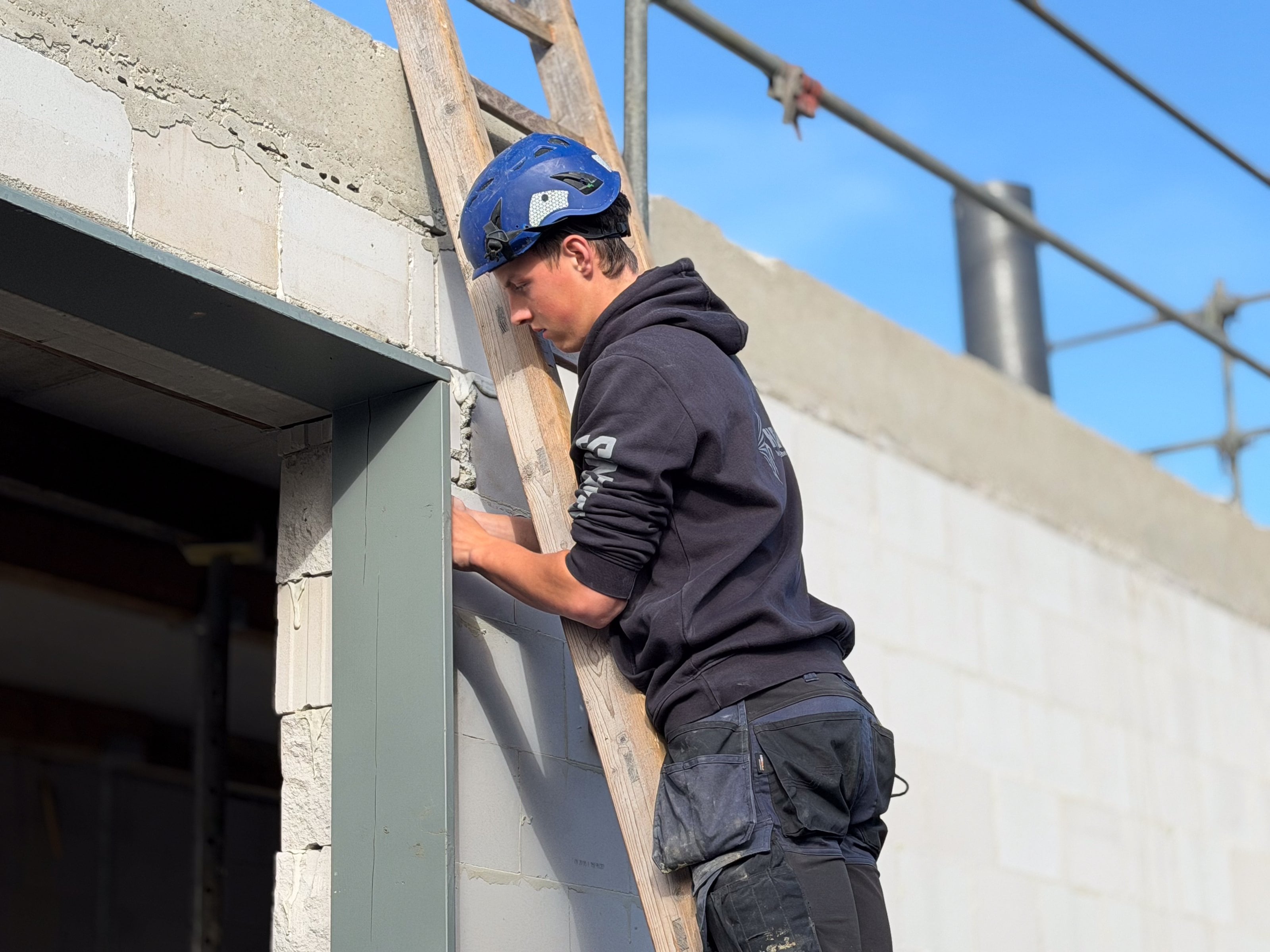 Hecon-collega's aan het werk op de bouwplaats